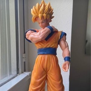 Dragon ball Z Goku figure 7.5 inches Statue brand new